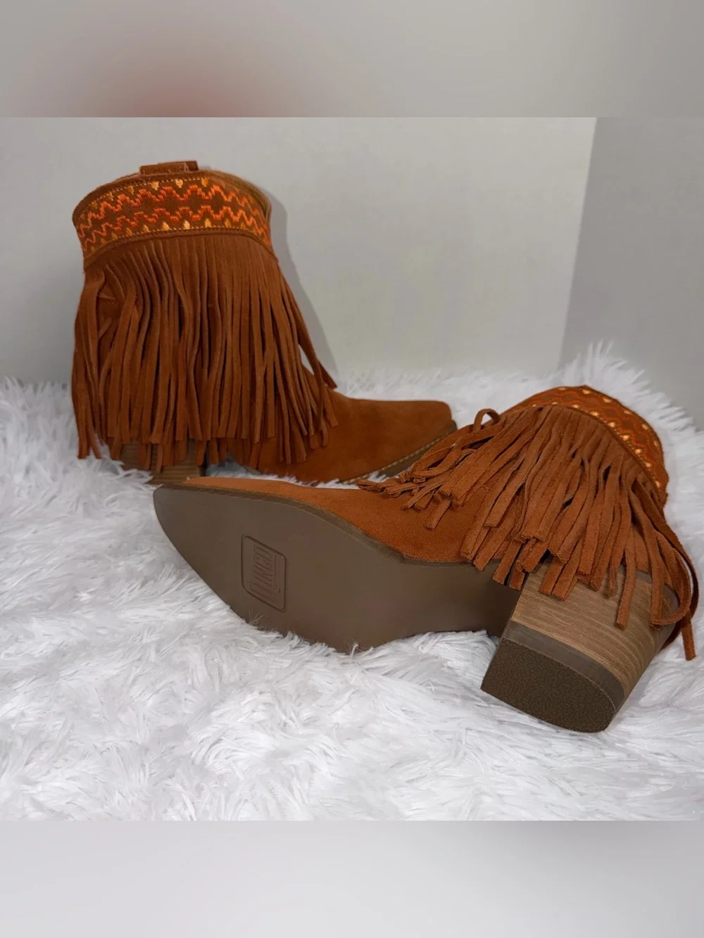 Dingo Women's Brown Suede Tapadero Snip Toe Bootie with Fringe